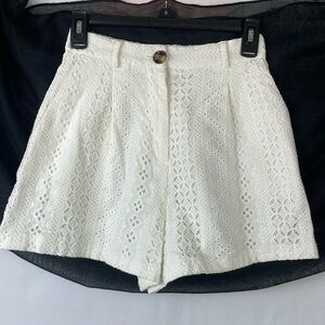 ASOS Boho White Eyelet Lined High Waisted Shorts w/Pockets & Belt Loops - Size 2